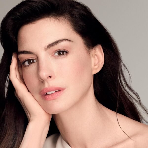 Shiseido Vital Perfection Uplifting and Firming Advanced Cream - Anti-Aging Moisturizer for Normal to Dry Skin - Visibly Lifts & Firms - Image 4