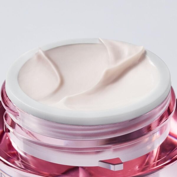 Estée Lauder Resilience Multi-Effect Tri-Peptide Under Eye Cream | Targets Dark Circles & Puffiness, 0.5 Ounce - Image 4