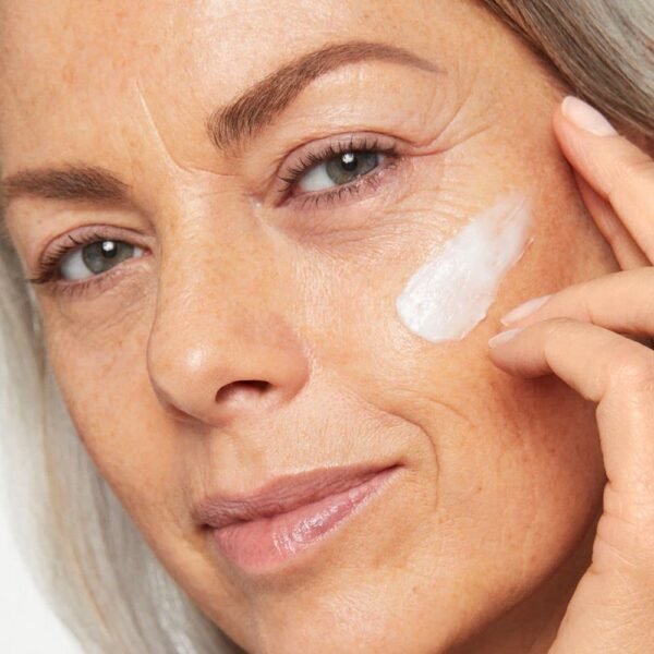 bareMinerals Butter Drench Restorative Rich Face Cream, Hydrating Face Lotion, Helps Skin Retain Moisture, Soothes Dry Skin, Non-Comedogenic, Vegan - Image 6
