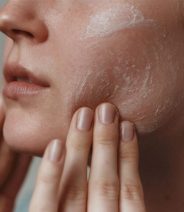 Aesop Purifying Facial Exfoliant Paste | Refresh, Cleanse, Soften Skin | Cream Based Cleanser Enhanced With Fine Quartz, Rosemary Leaf, Lactic Acid | 2.6oz / 75mL - Image 7