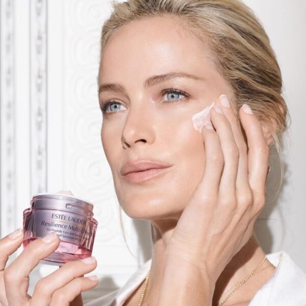 Estée Lauder Resilience Multi-Effect Tri-Peptide Face and Neck Cream Moisturizer SPF 15 | Anti-Aging - Image 3