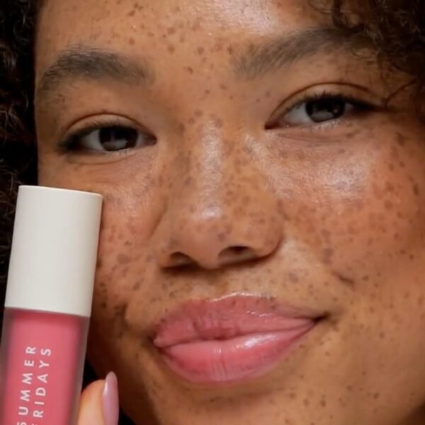 Summer Fridays Dream Lip Oil - Tinted Lip Oil with Moisturizing Sheer Coverage, High-Shine and Deep Hydration - Non-Sticky Formula for Long-Lasting Softness - Pink Cloud (0.15 Oz) - Image 4
