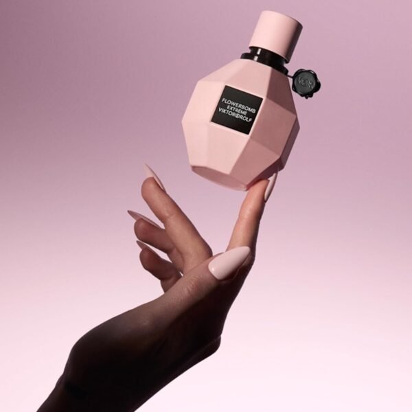 Viktor&Rolf - Flowerbomb Extreme - Eau de Parfum Intense Womens Perfume - Intense & Floral - With Raspberry, Jasmine, Rose, Orange Blossom & Vanilla Bean - Image 5