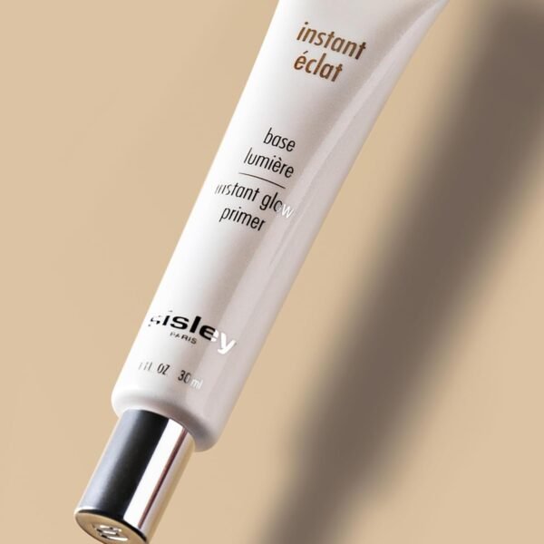 Sisley Paris Instant Eclat - 30 mL - Instant Glow Primer - Creates a Luminous, Visibly Smoothed Complexion - Nude, Radiant, Non-Greasy Finish - Non-Comedogenic - Image 4