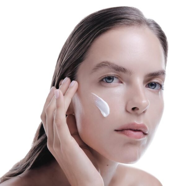 SUZANOBAGIMD Moisture Restore – Medical-Grade Multi-Layered Moisture Provides Redness Relief, Long-Lasting Hydration + Improves Skin Texture & Firmness – Suitable for All Skin Types – 1.7 oz - Image 10