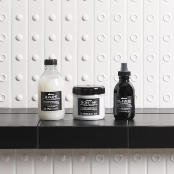 Davines OI All in One Milk | Hair Milk Spray | Powerful Hair Detangler + Hydrating Leave-In Treatment | Smoothes Frizzy Hair - Image 7