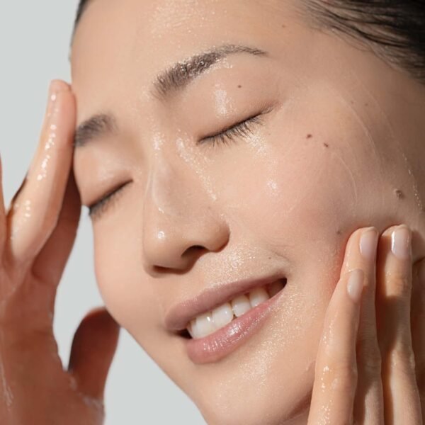 Dermalogica Daily Glycolic Cleanser, Face Wash with Glycolic Acid and AHA, Removes Buildup and Brightens Skin Tone - Image 7