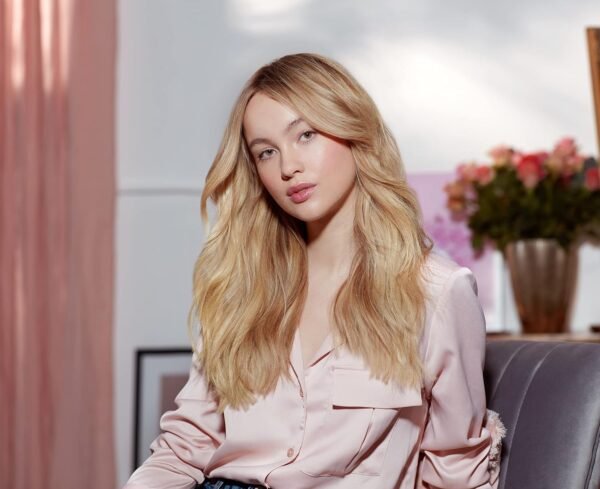 Christophe Robin Delicate Volumizing Shampoo with Rose Extracts Unisex Shampoo - Image 6