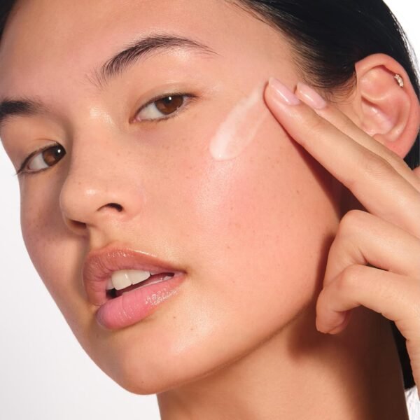 Clarins NEW Bright Plus Serum | Visibly Brightens and Boosts Radiance | Evens Skin Tone | Targets Dark Spots | Contains Vitamin C and Niacinamide | All Skin Types | 1 Fluid Ounce - Image 7