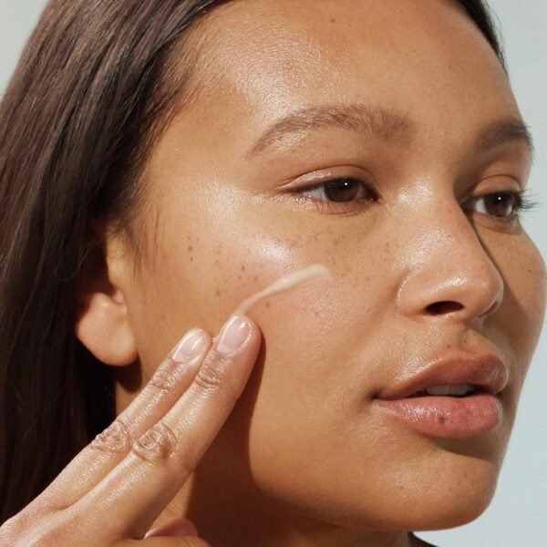 Tata Harper Clarifying Moisturizer, Natural Mattifying Moisturizer for Oily & Blemish-Prone Skin, Lightweight Face Cream, 50ml - Image 9