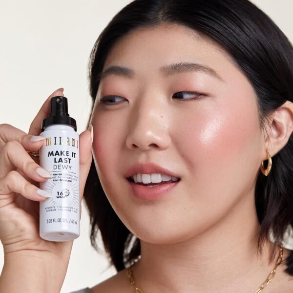 Milani Make It Dewy Setting Spray 3 in 1- Hydrate + Illuminate + Set (2.03 Fl. Oz.) Makeup Finishing Spray - Makeup Primer & Hydrating Setting Spray - Image 5
