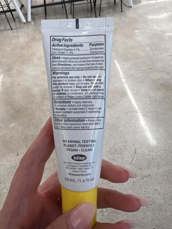 Bliss Block Star SPF 30 Daily Tinted Sunscreen with Zinc Oxide, Sunscreen & Makeup Primer- All Skin Tones - 100% Mineral Broad Spectrum Sunscreen with Titanium Dioxide & Antioxidant Blend,- 1.4 fl oz. - Image 9