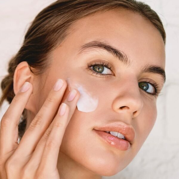 Clarins Multi-Active Renewing Night Moisturizer with Niacinamide | Smooth Fine Lines | Visibly Tighten Pores | Even Tone and Texture | Boost Glow | Strengthen Moisture Barrier | All Skin Types - Image 6