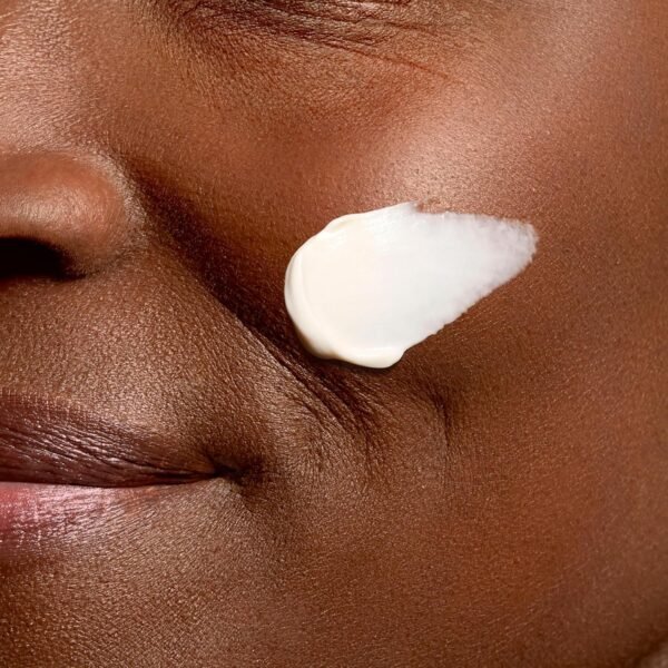 CLARINS Super Restorative Day Cream, Broad Spectrum SPF 15 Sunscreen | Anti-Aging Moisturizer For Mature Skin Weakened By Hormonal Changes | Replenishes, Illuminates & Densifies Skin|Targets Wrinkles - Image 6
