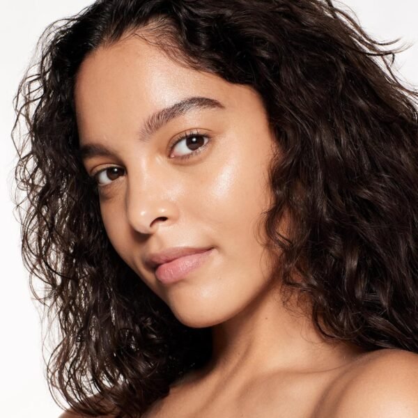 Shiseido RevitalEssence Skin Glow Foundation SPF 30, 340 Oak - Buildable, Medium Coverage - 24-HR Hydration & 12-HR Wear - Transfer, Crease & Fade Resistant - Non-Comedogenic - All Skin Types - Image 5